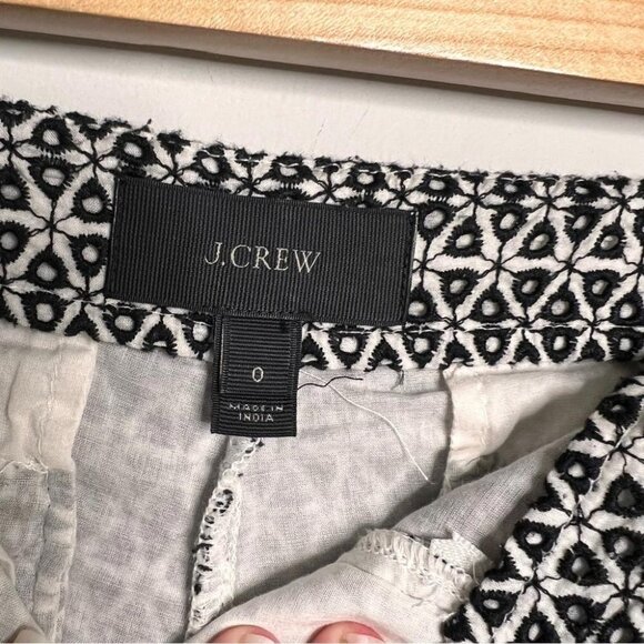 J Crew Womens Size 0 Black White Eyelet Lace Shorts Classic Preppy Coastal - Picture 8 of 12